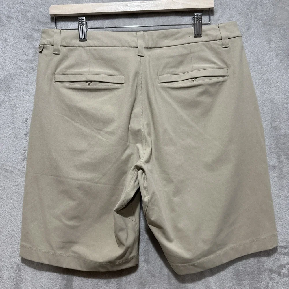 Lululemon Men's Shorts Size 33 Golf Beige‎ Slash Pockets  Logo